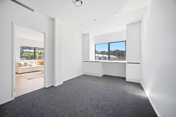 2 Waka Street Albany_24