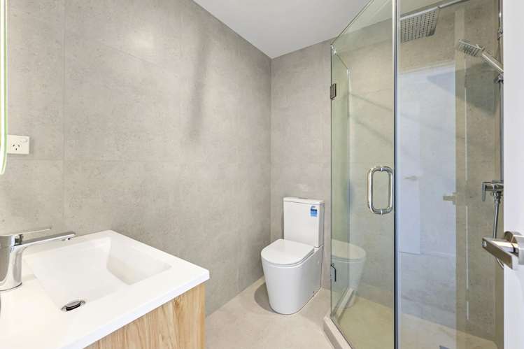 73 Royal Road Massey_11