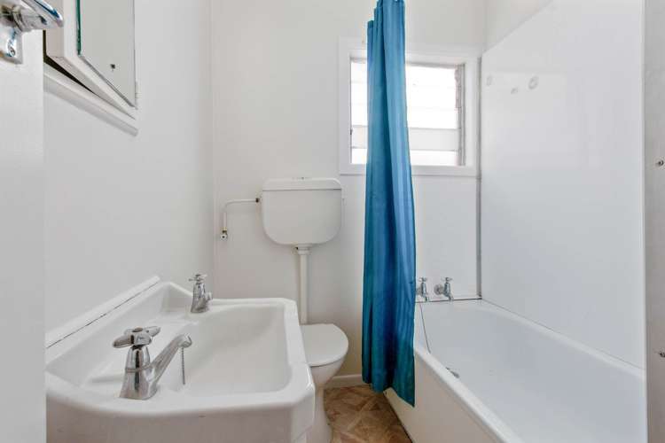 2/115B Landscape Road Mt Eden_5