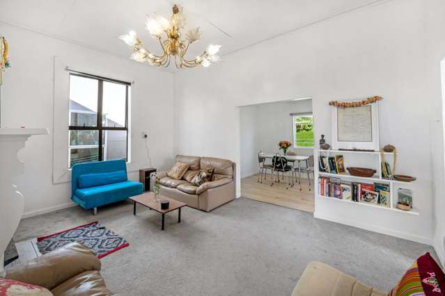 Affordable Coastal Charm - Great Value!