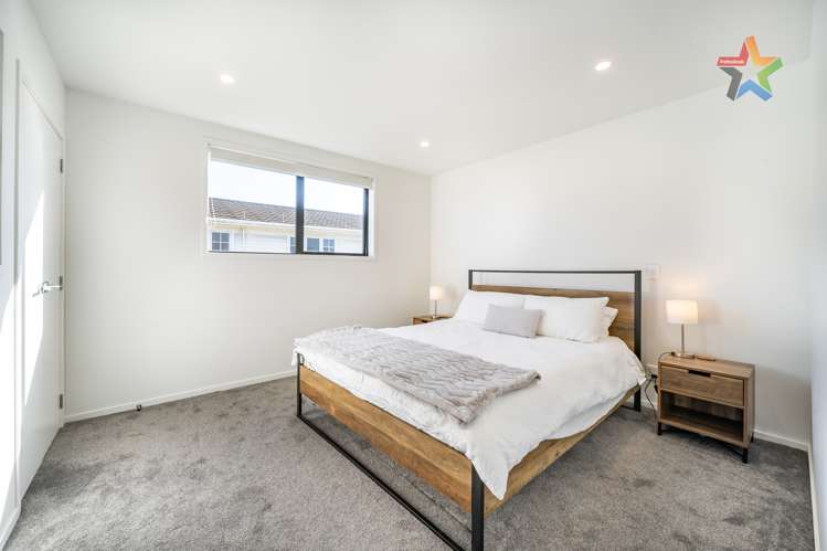 4/97 Whites Line East Waiwhetu_8