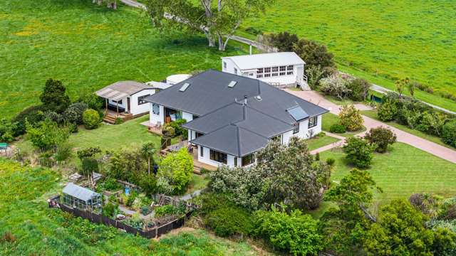 Spacious Family Haven in Mangatangi