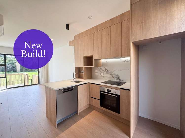 2/8 Lowtherhurst Road_0