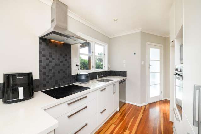 18 Woburn Place Takaro_2