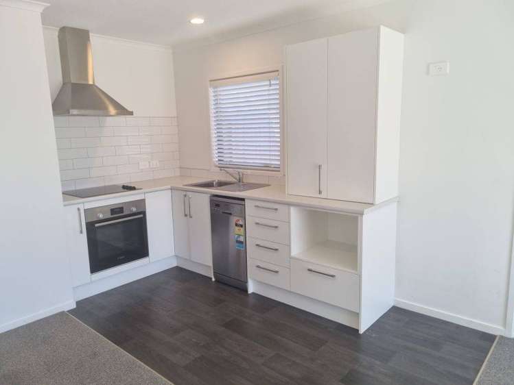 4/2 Opal Place Chartwell_3