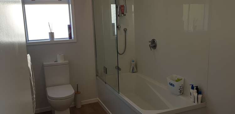 3 Quinn Grove Porirua East_11