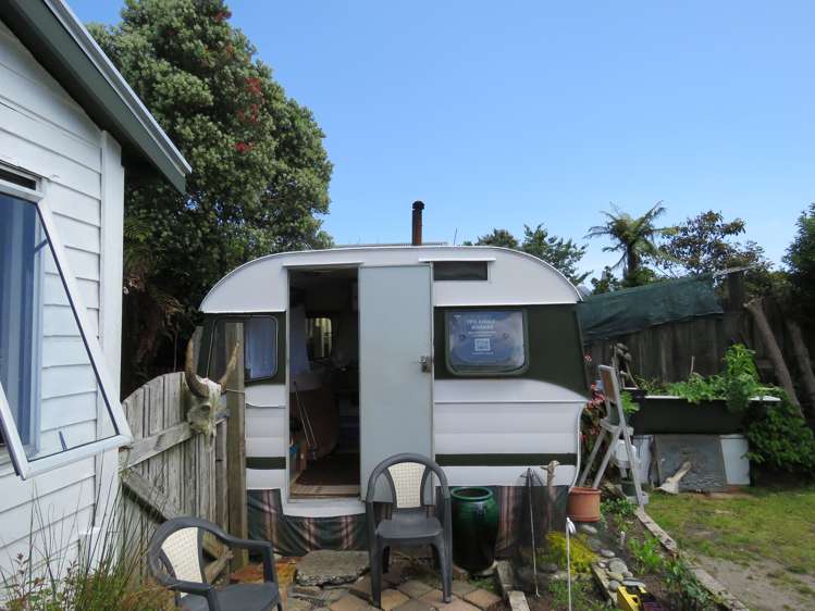 17 River Road Hector_6