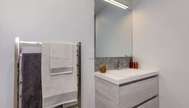 1/210 Hereford Street City Centre_4