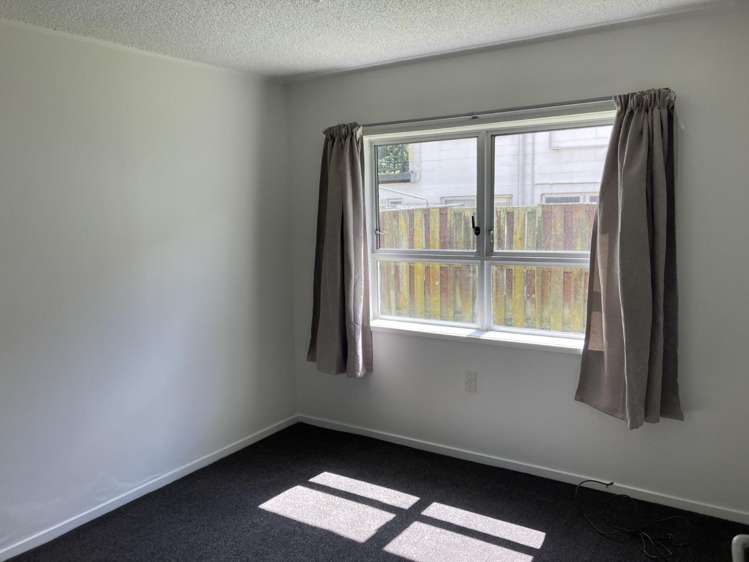 2/4 O'Neill Street 1055_5