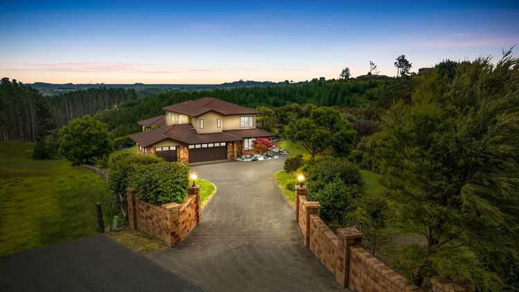 646 Redoubt Road Flat Bush_29