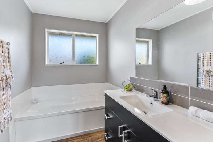 21 Wickliffe Street Mosgiel_12