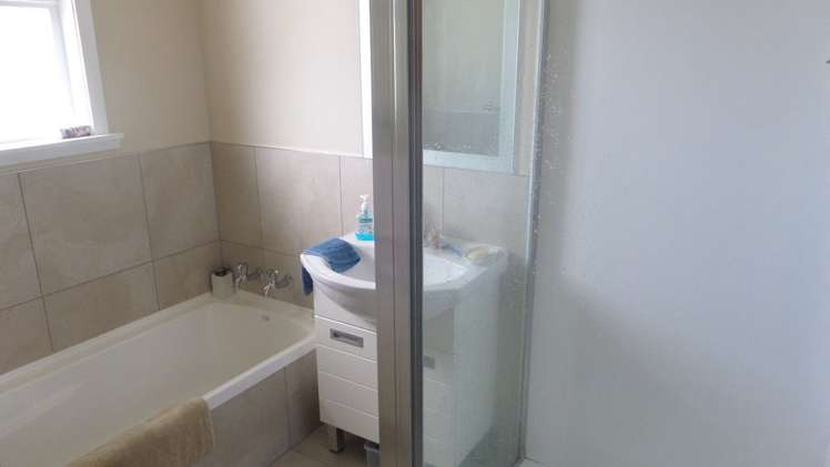 20 Hardie Grove Featherston_15