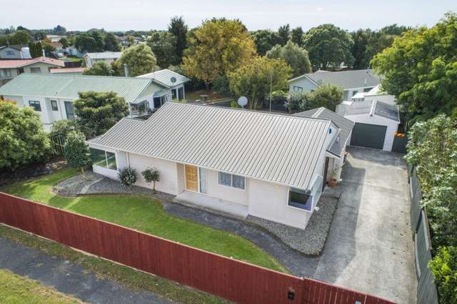 20 Dalwood Grove Highbury_1