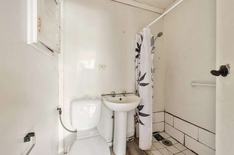 47 & 49 Miller Street Glenholme_8