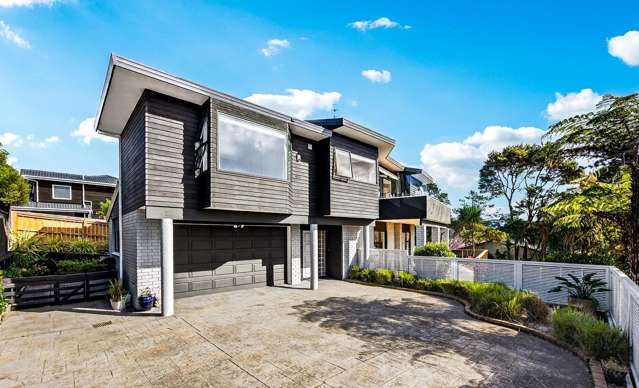 Sophisticated Sanctuary with Rangitoto Views!