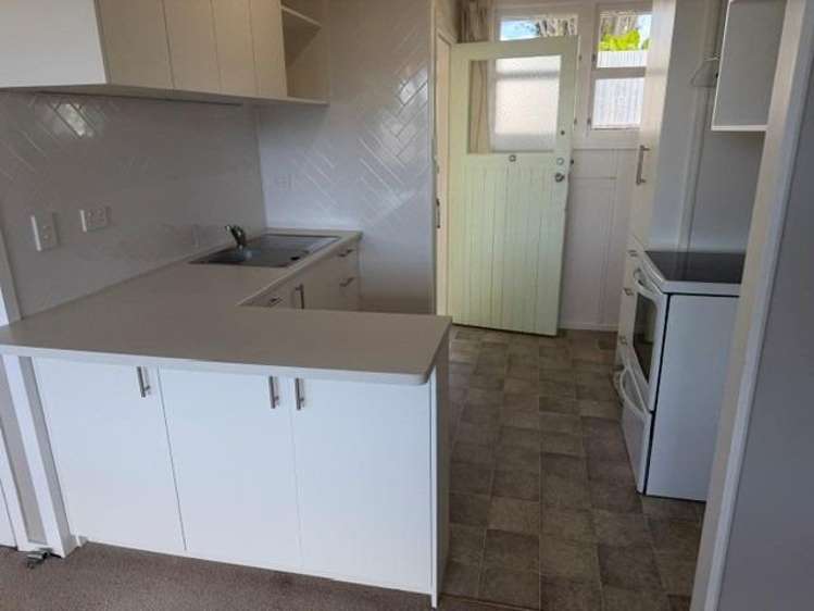 2/15a Holsworthy Road Lower Vogeltown_9