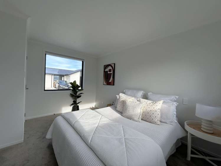 5 Mackie Mews 10288_5