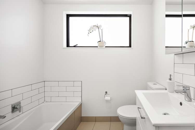 5/74 Derwent Street Island Bay_13