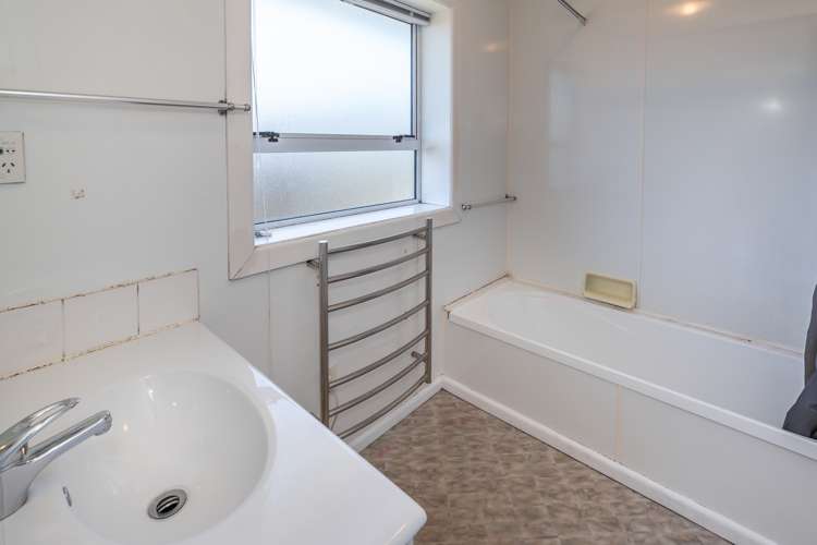 90 Neill Street Hornby_9