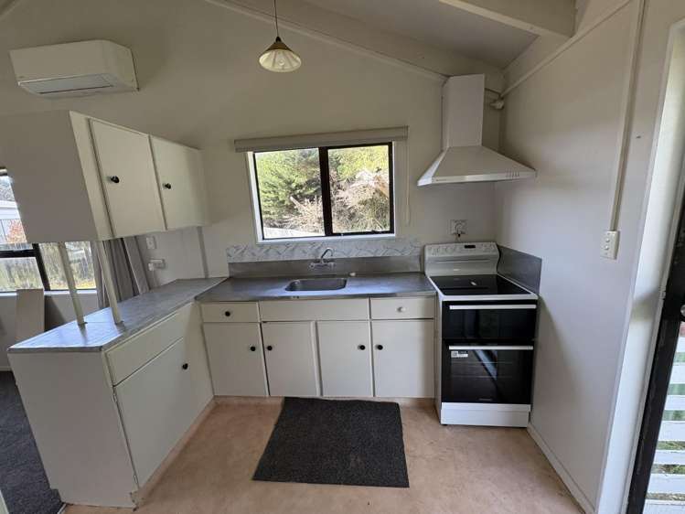 26A Hennessey Street East (left) 1207_1