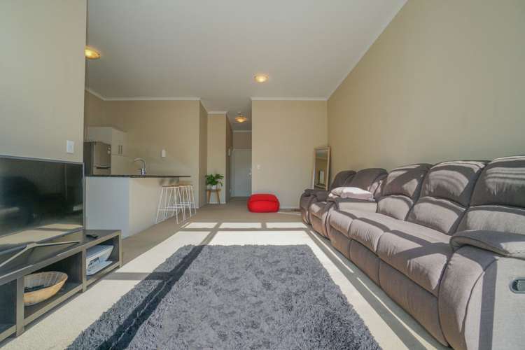 12/11 Carlos Drive Flat Bush_5