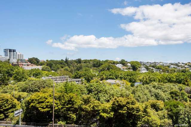 Oversea Vendor Says Sell!