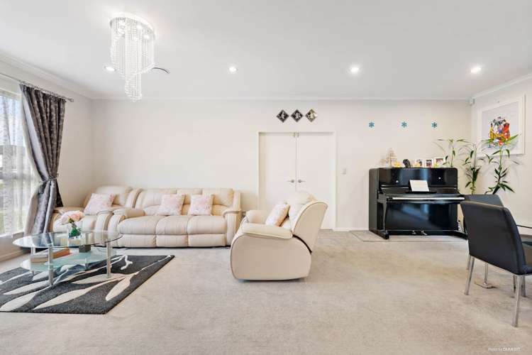 1 Sunshine Lane Flat Bush_2