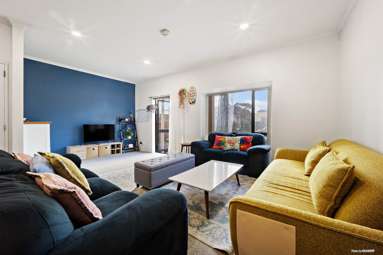 7/1 Ambrico Place_3