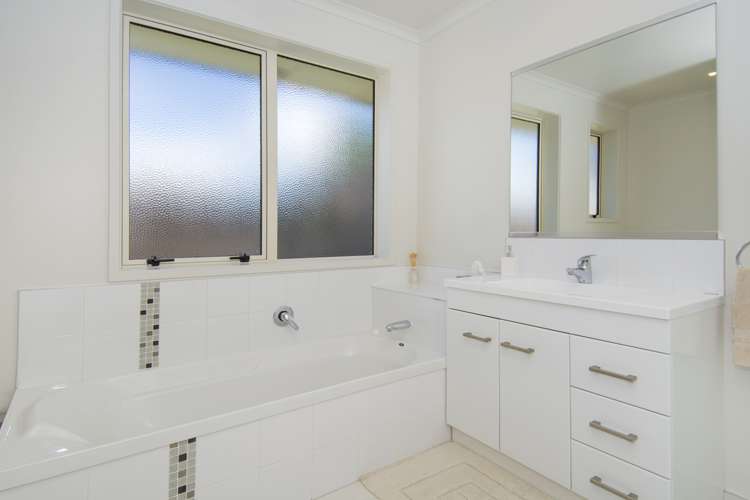 17 Galloway Crescent Pyes Pa_12