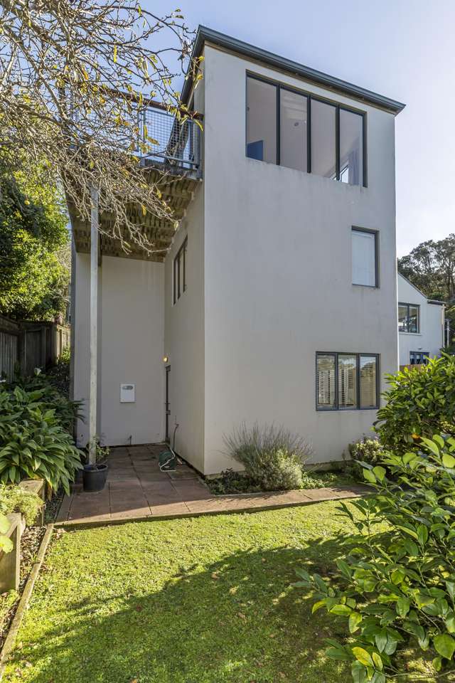 10a Fettes Crescent Seatoun_1