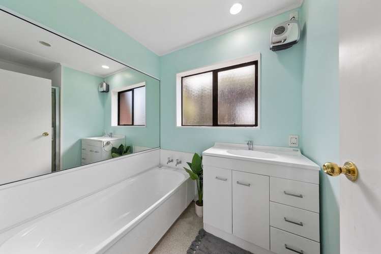 18 Bill Phillip Place Clendon Park_3