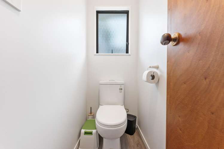 2/2 Riverview Road New Lynn_15