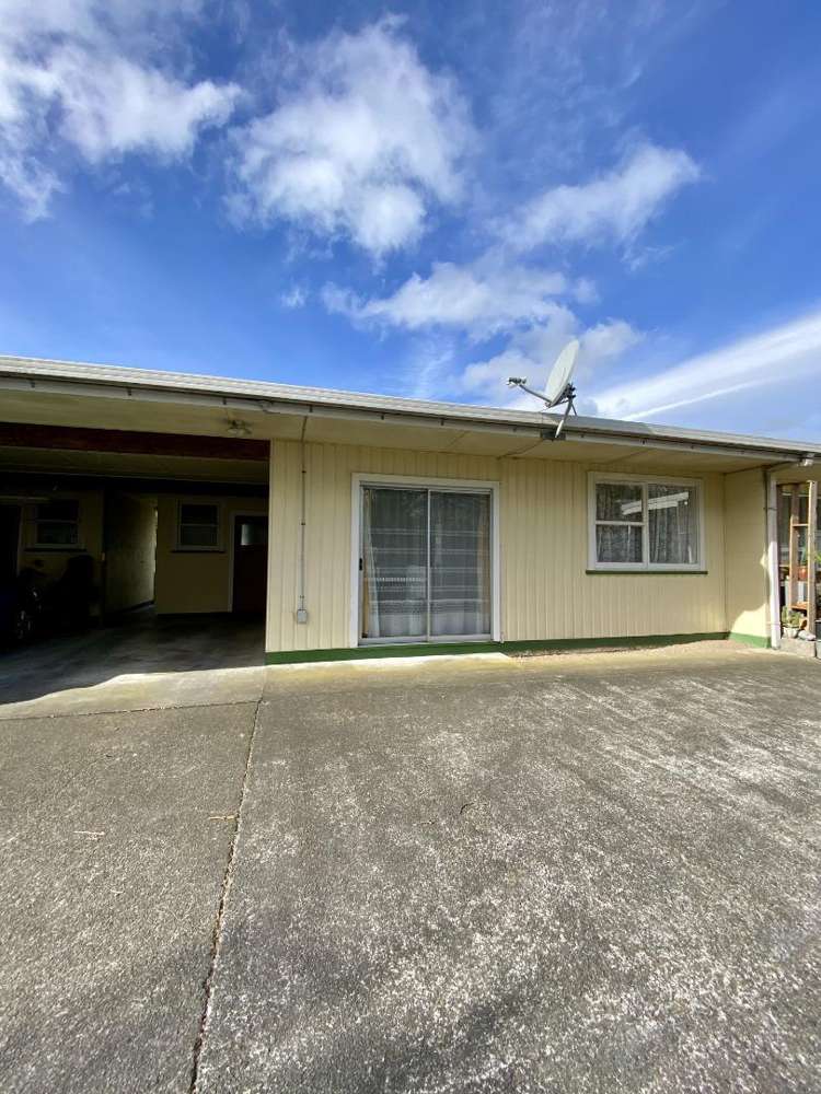 4/173 Kimbolton Road Feilding_1