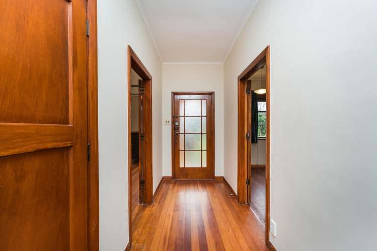 121 Savage Crescent West End_7