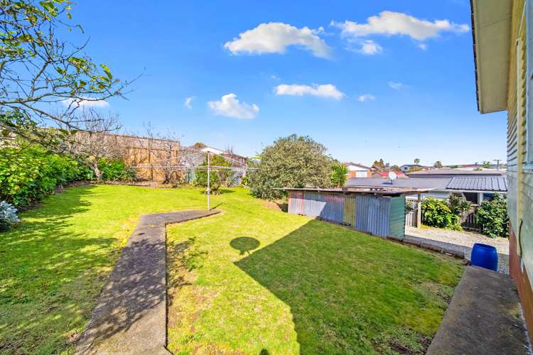 8 Plumley Crescent Mangere_9