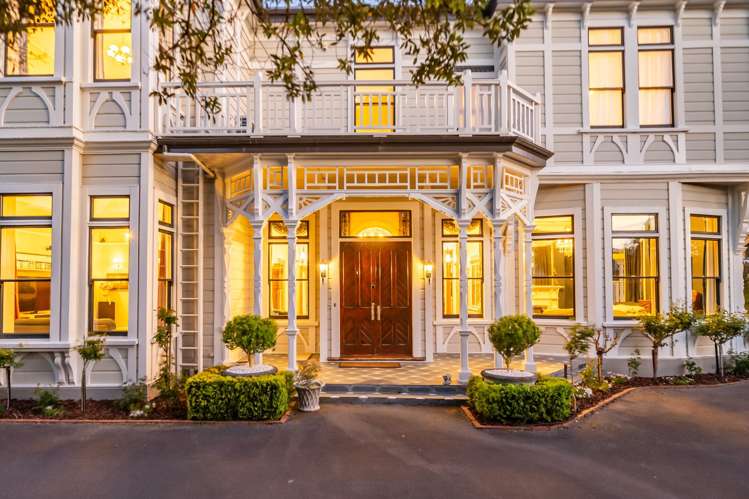 722 High Street Epuni_4