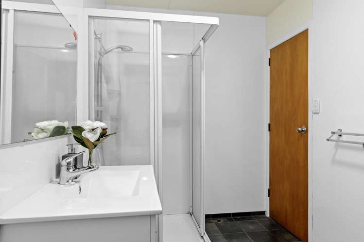 6 Kapuranga Grove Stokes Valley_13