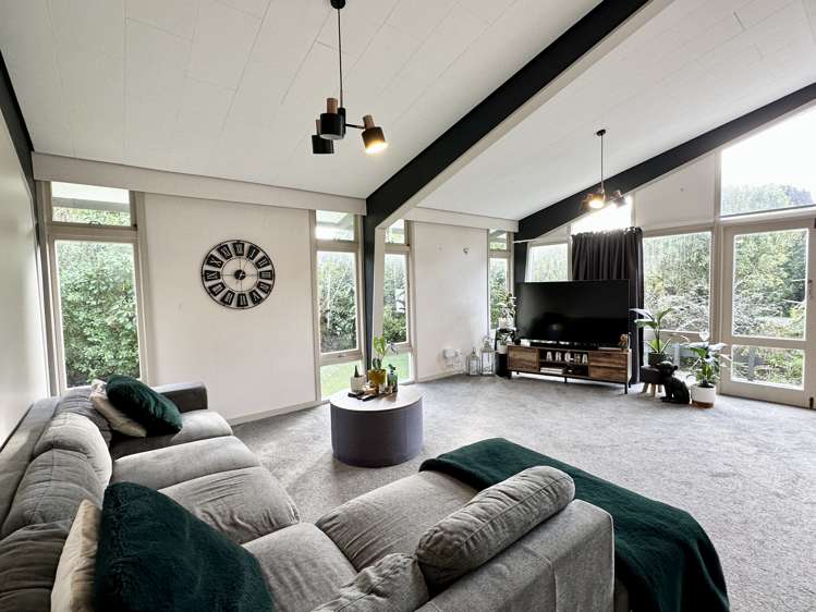 15 Rakiura Parade Otatara_11