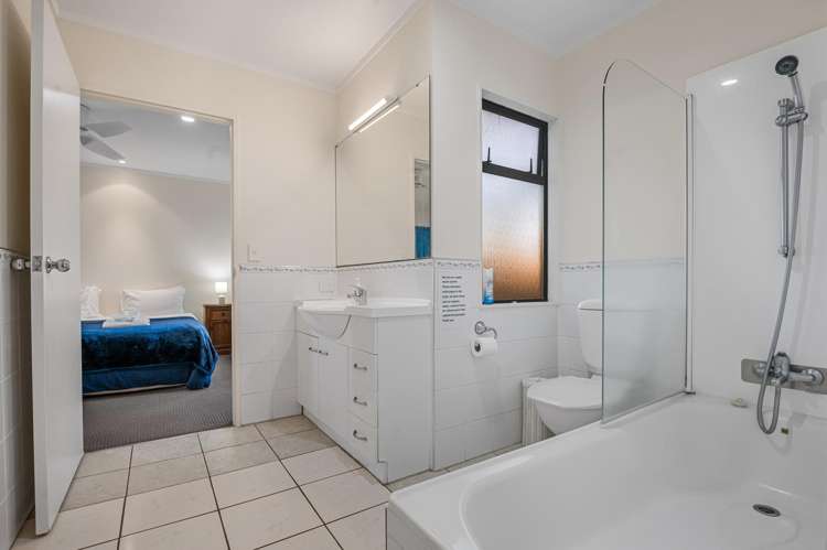 155 Ocean View Road Oneroa_36