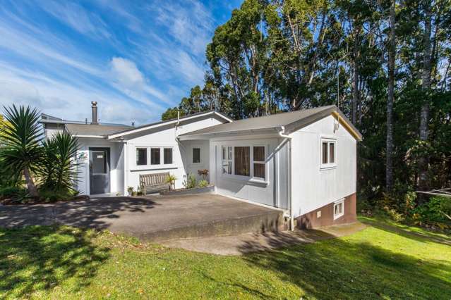 83 Kauri Point Road Laingholm_1