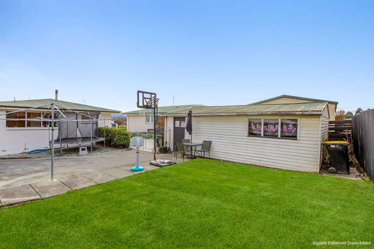 2 Dale Crescent Gore Surrounds_24