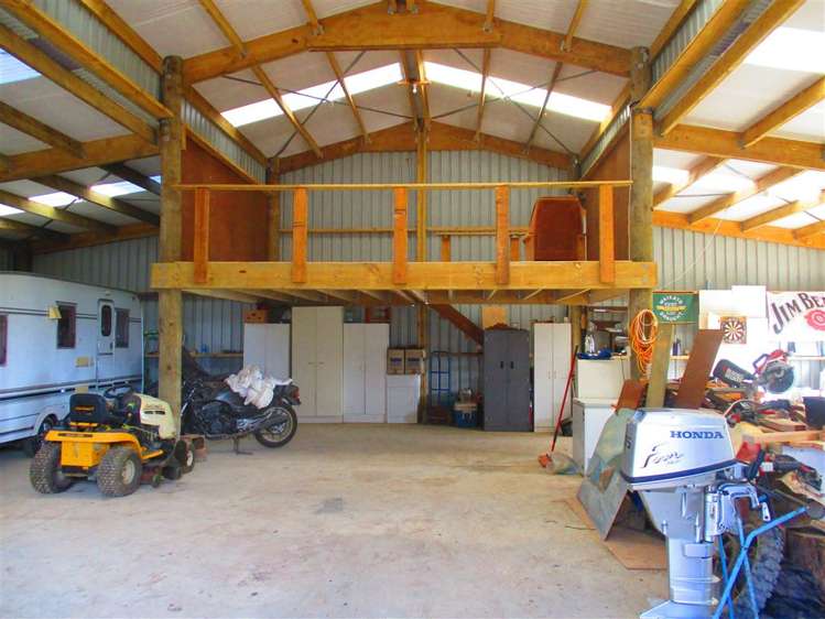 17 Robertson Road Whatawhata_21