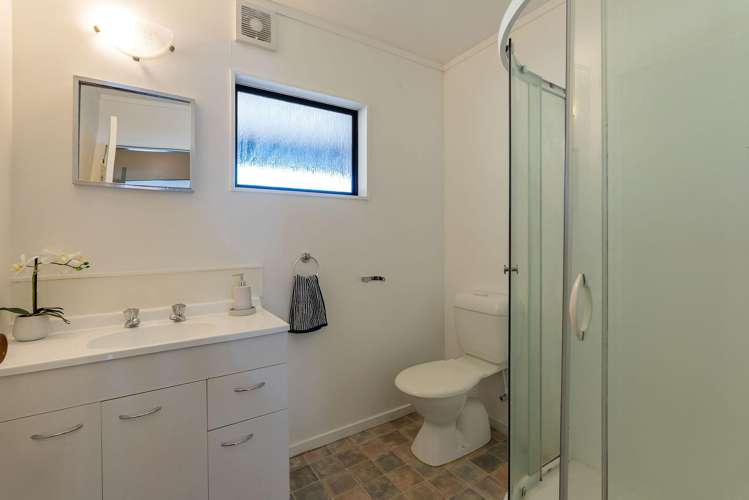 14B Landsdowne Terrace Karori_15