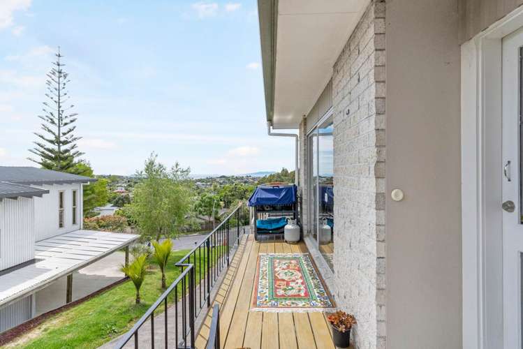 2/7 Malters Place Browns Bay_12