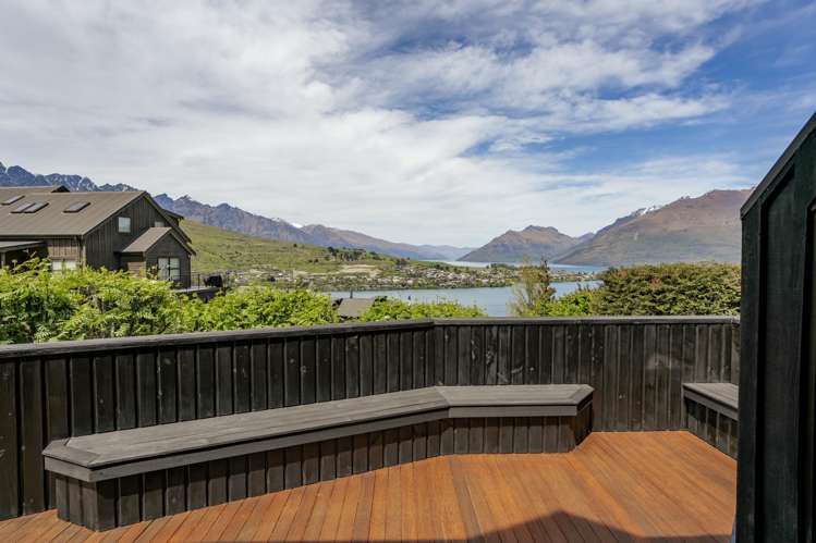 4 Goldleaf Hill Queenstown_21