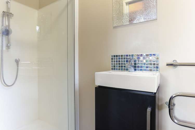 8 Rimu Road Oratia_11