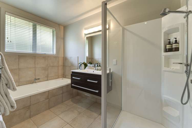 52 Ferry Hill Drive Lower Shotover_13