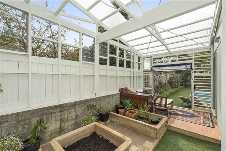 54 Albert Street Hamilton East_14