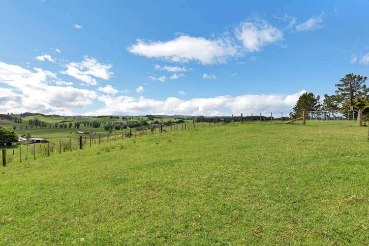 26 Old School Road Maungakaramea_36