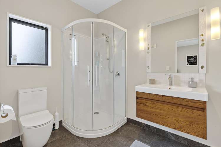 179 The Coastal Highway Redwood Valley_24